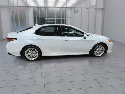 Certified 2018 Toyota Camry XLE w/ Audio Package FWD image 9