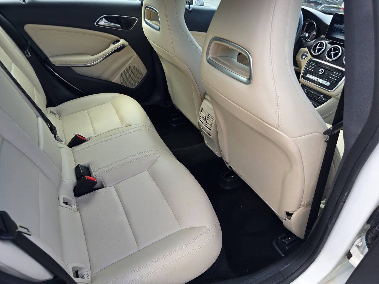 Used 2019 Mercedes-Benz CLA 250 4MATIC image 24
