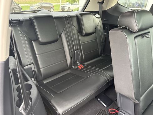 Used 2023 Volkswagen Atlas SE w/ Panoramic Sunroof Package AWD/4WD image 8