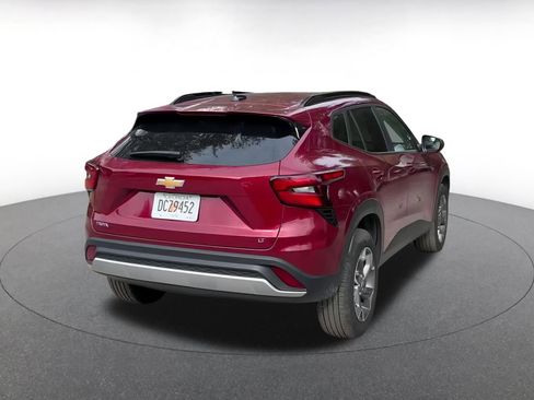 Used 2025 Chevrolet Trax LT image 12