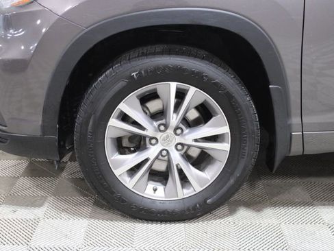 Used 2015 Toyota Highlander XLE image 44