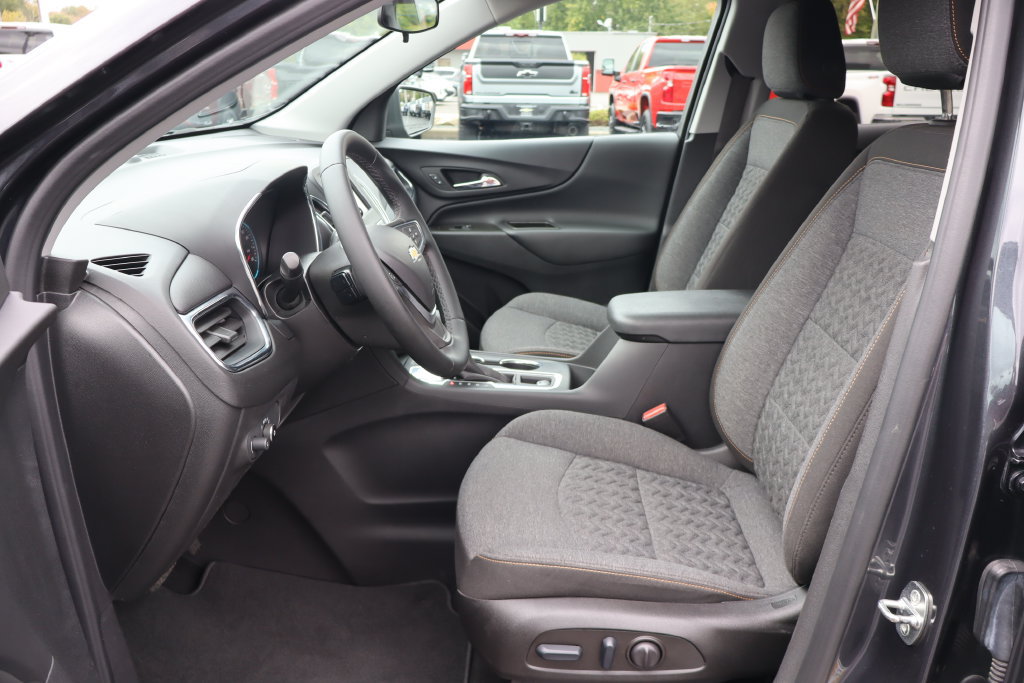 Used 2023 Chevrolet Equinox LT FWD image 4