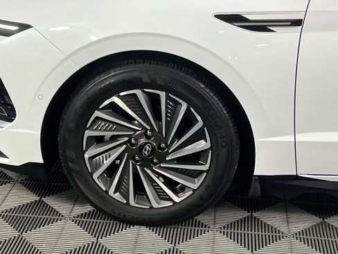 Used 2025 Hyundai Sonata Limited w/ Winter Weather Package image 11