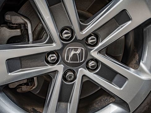 Used 2025 Honda Pilot EX-L image 11