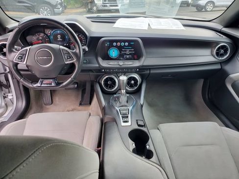 Used 2018 Chevrolet Camaro SS RWD image 11