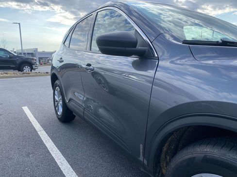 Used 2022 Ford Escape SE image 7