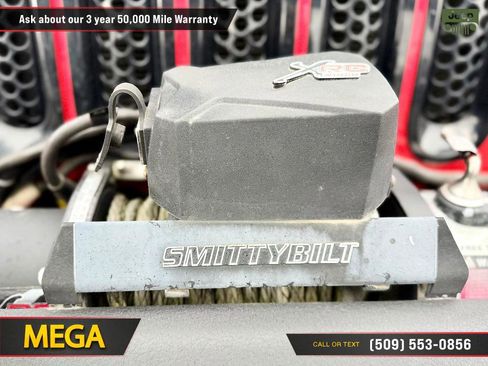 Used 2016 Jeep Wrangler Unlimited Sahara w/ Connectivity Group AWD/4WD image 30