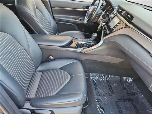 Used 2019 Toyota Camry SE w/ Carpet Mat Package FWD image 24