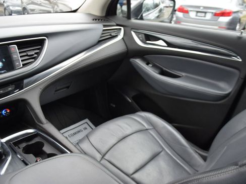Used 2018 Buick Enclave Premium w/ Trailering Package AWD/4WD image 13