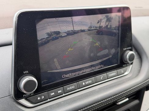 Used 2023 Nissan Rogue SV FWD image 13
