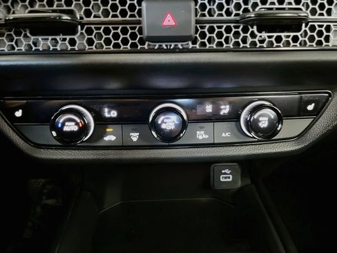 Used 2025 Honda HR-V Sport image 16