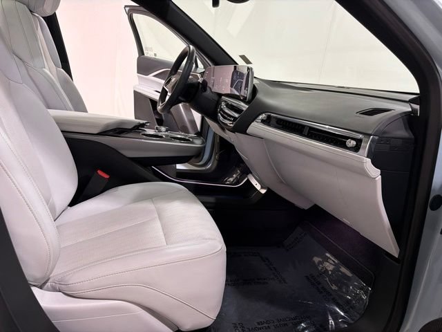 Used 2024 Cadillac Lyriq Luxury RWD image 26