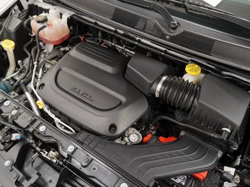 Used 2023 Chrysler Voyager LX image 49