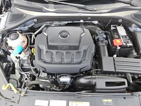 Used 2022 Volkswagen Passat 2.0T SE FWD image 29