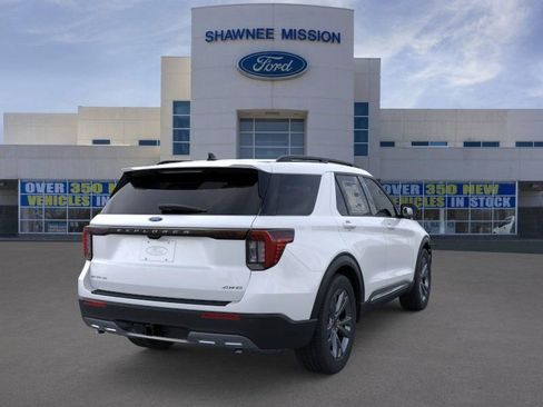 New 2025 Ford Explorer Active w/ Active Comfort Package AWD/4WD image 8