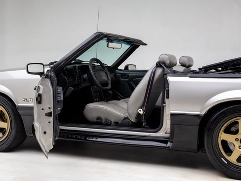 Used 1990 Ford Mustang GT image 27