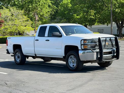 Used 2018 Chevrolet Silverado 2500 W/T w/ WT Convenience Package AWD/4WD image 4