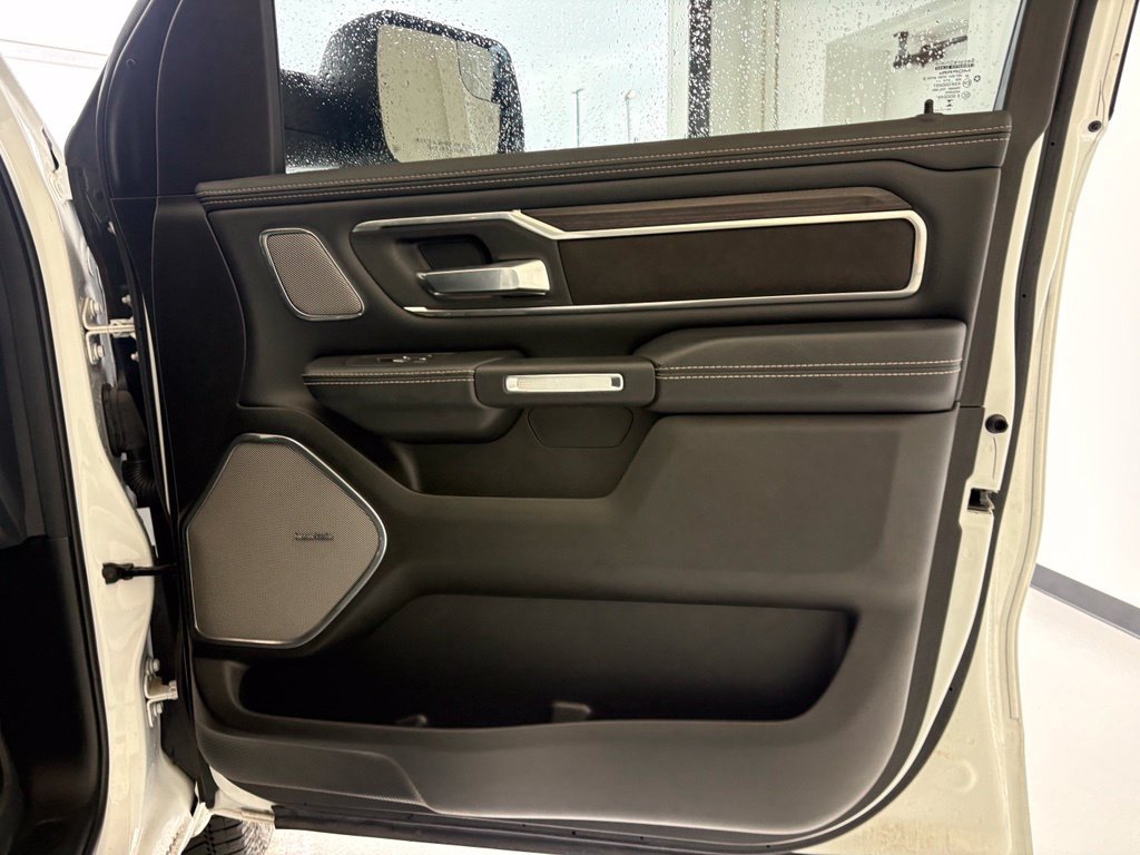 Used 2025 RAM 1500 Laramie AWD/4WD image 43