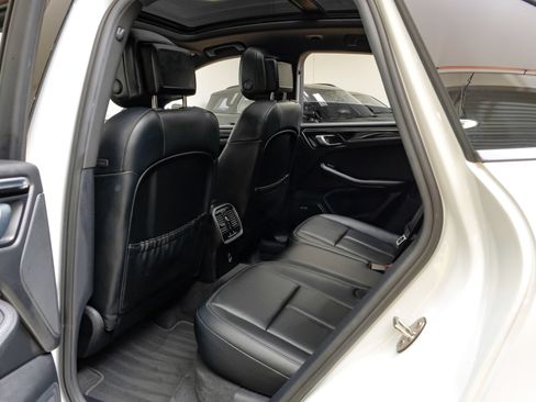 Used 2024 Porsche Macan w/ Premium Plus Package AWD/4WD image 40