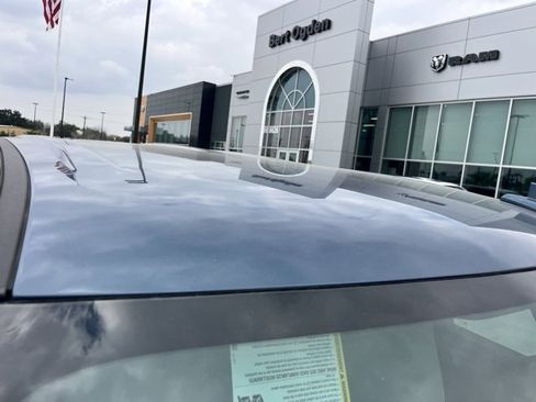 Used 2024 GMC Sierra 1500 SLT image 7