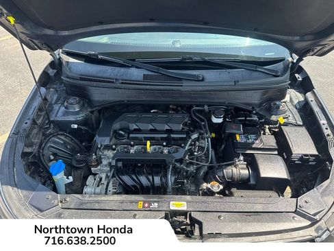 Used 2021 Hyundai Venue SE FWD image 19