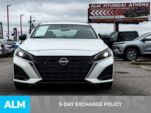 Used 2025 Nissan Altima 2.5 SV FWD image 3