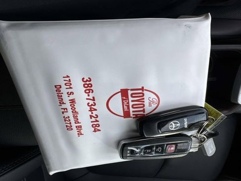 Used 2023 Toyota RAV4 Limited image 31