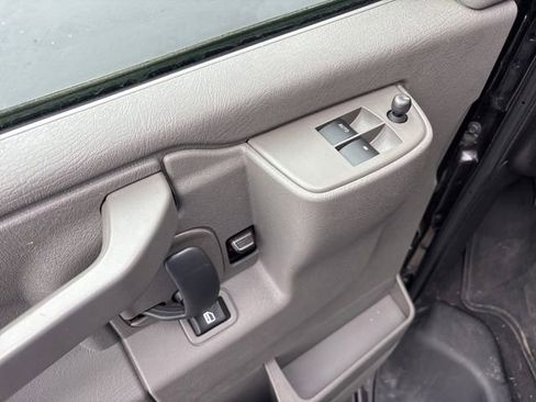 Used 2025 GMC Savana 3500 LT w/ LT Preferred Equipment Group RWD image 14