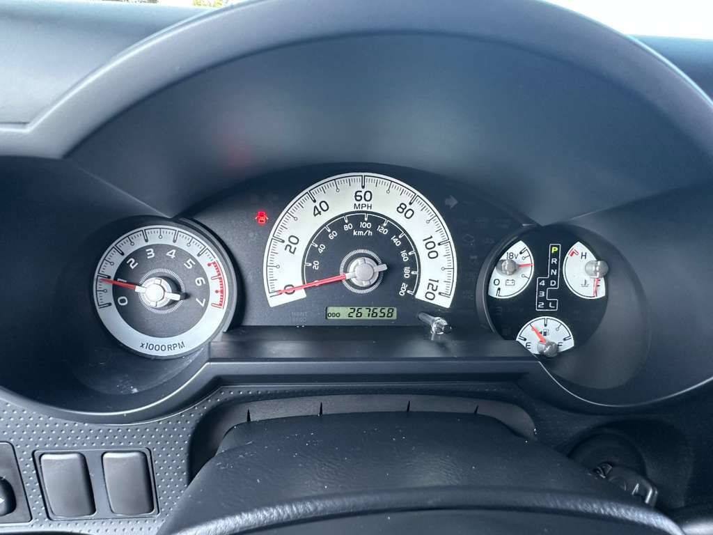 Used 2007 Toyota FJ Cruiser 4WD image 15