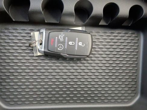 New 2026 RAM 1500 4x4 Crew Cab image 54