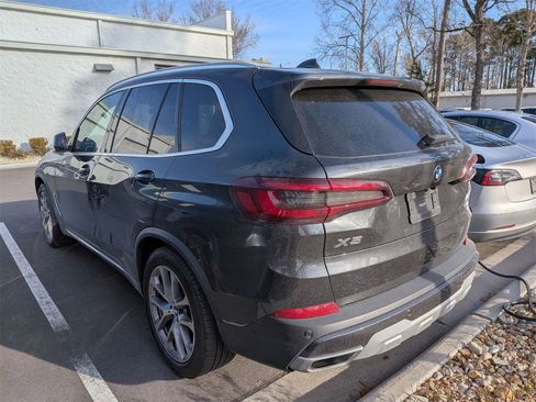 Used 2021 BMW X5 xDrive40i image 4