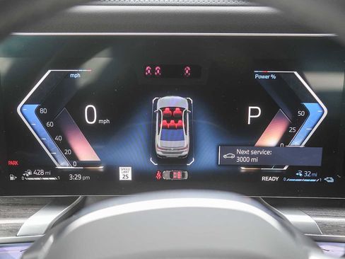 Used 2026 BMW 750e xDrive image 19