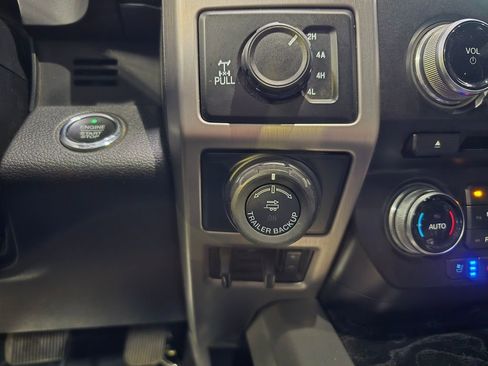 Used 2018 Ford F150 Platinum w/ FX4 Off-Road Package image 29