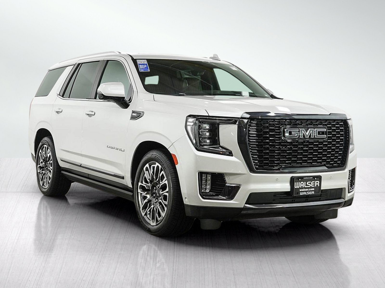 Used 2023 GMC Yukon Denali Ultimate w/ LPO, Floor Liner Package AWD/4WD image 7