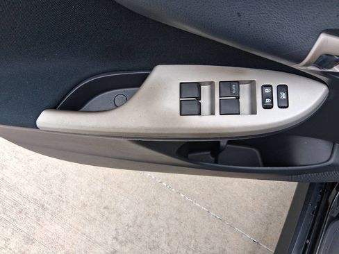 Used 2013 Toyota Corolla S image 29