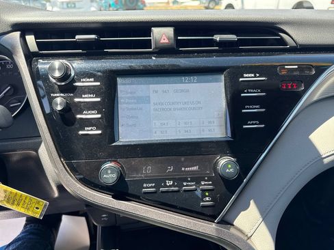 Used 2018 Toyota Camry SE w/ Protection Package (Q2) FWD image 19