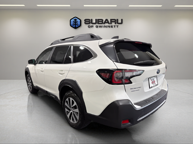 Used 2025 Subaru Outback Premium AWD/4WD image 3