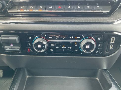 Used 2023 Chevrolet Silverado 1500 ZR2 w/ Technology Package image 21