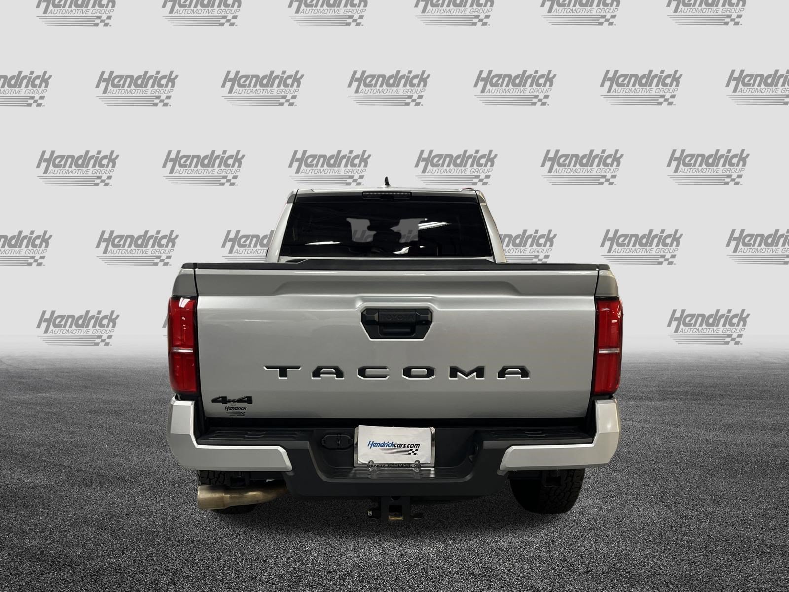 Certified 2025 Toyota Tacoma TRD Off-Road AWD/4WD image 9
