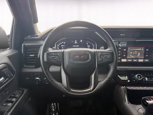 Used 2023 GMC Sierra 1500 AT4 w/ AT4 Preferred Package AWD/4WD image 12