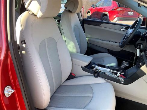 Used 2017 Hyundai Sonata SE image 9