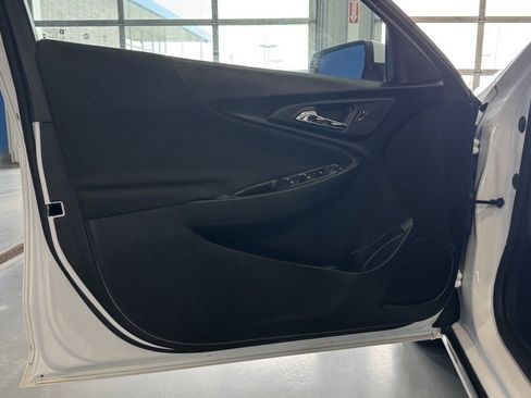 Used 2023 Chevrolet Malibu LT image 9