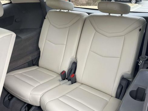 Used 2021 Cadillac XT6 Premium Luxury image 12