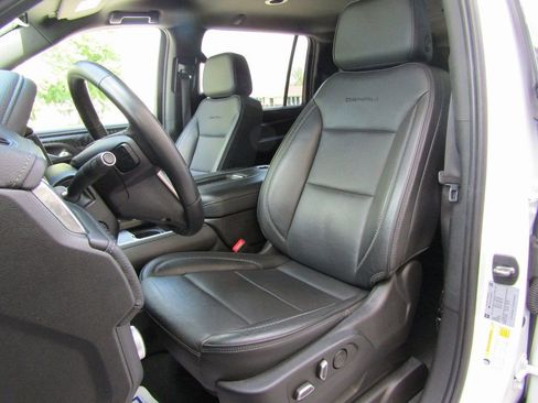 Used 2023 GMC Yukon XL Denali image 26