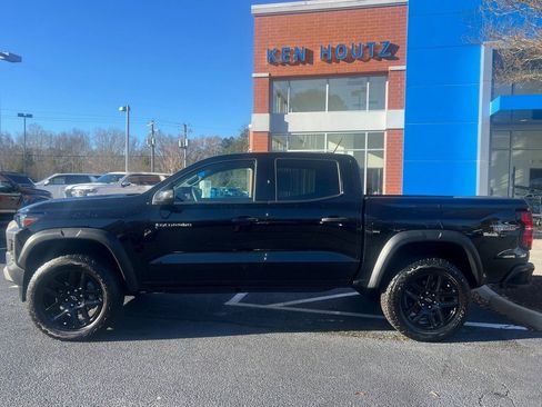 Used 2025 Chevrolet Colorado Trail Boss image 2