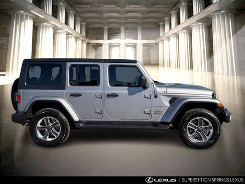 Used 2020 Jeep Wrangler Unlimited Sahara image 3