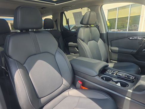 Used 2025 Honda Pilot Touring image 13