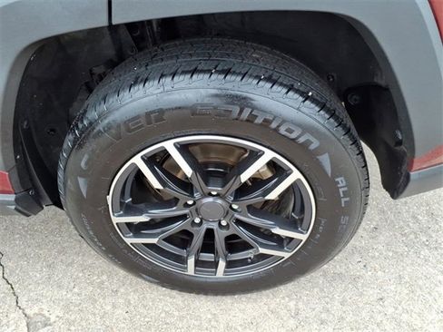 Used 2019 Toyota RAV4 LE image 18