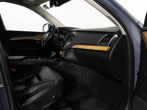 Used 2021 Volvo XC90 T6 Momentum w/ Protection Package image 43
