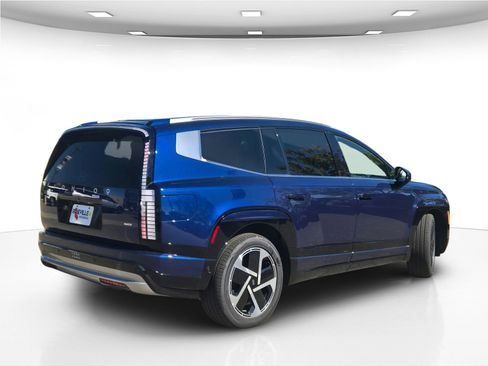 New 2026 Hyundai Ioniq 9 Limited image 8